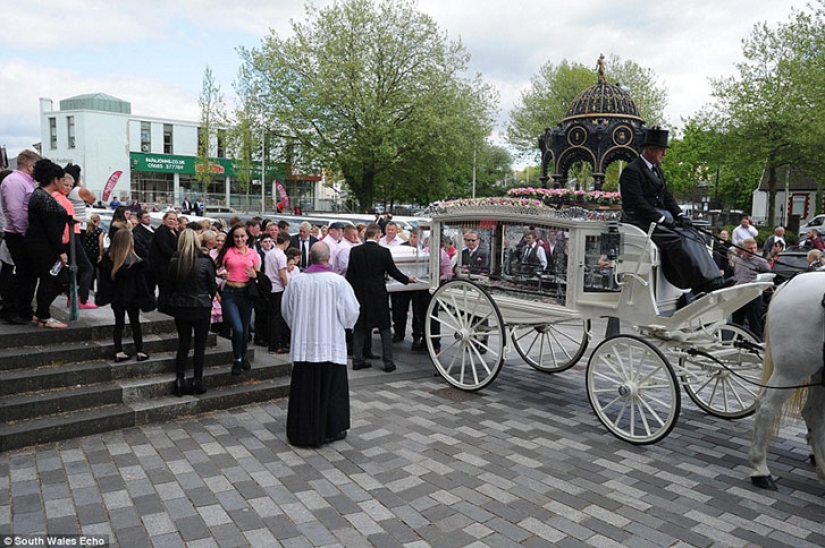 Lujoso funeral de la Reina Gitana Inglesa