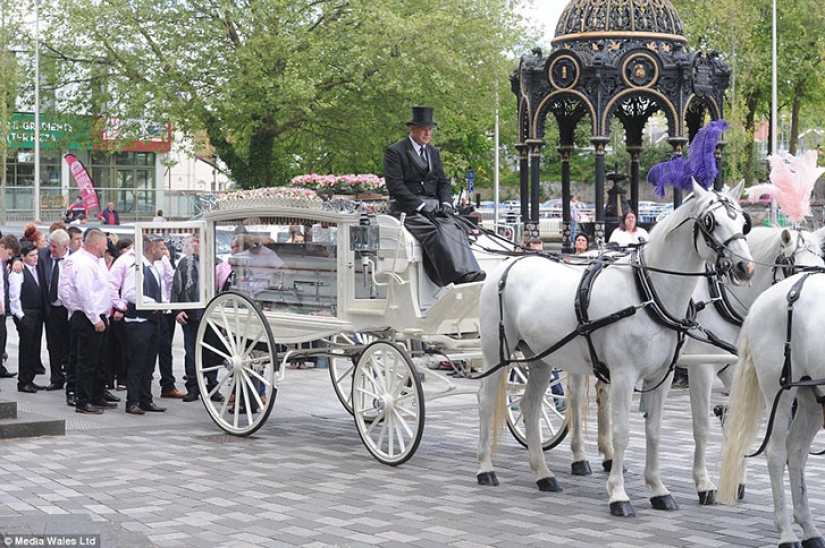 Luxurious funeral of the English Gypsy Queen