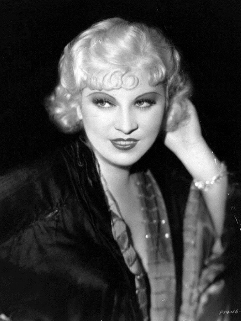 Mae West The Controversial Actress Who Became The First Sex Symbol Of America Pictolic