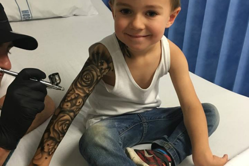 Maestro de Nueva Zelanda hace hermosos tatuajes para niños enfermos