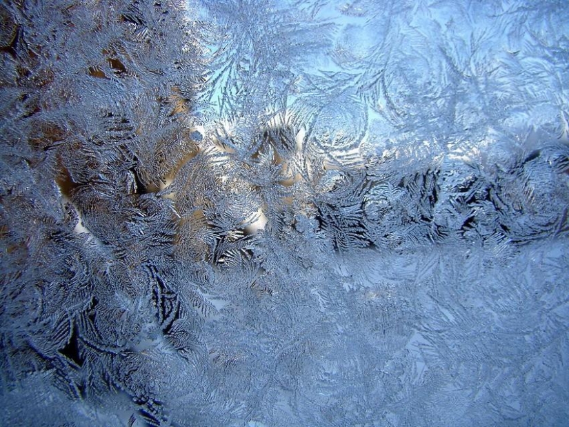 Magia de invierno sobre vidrio