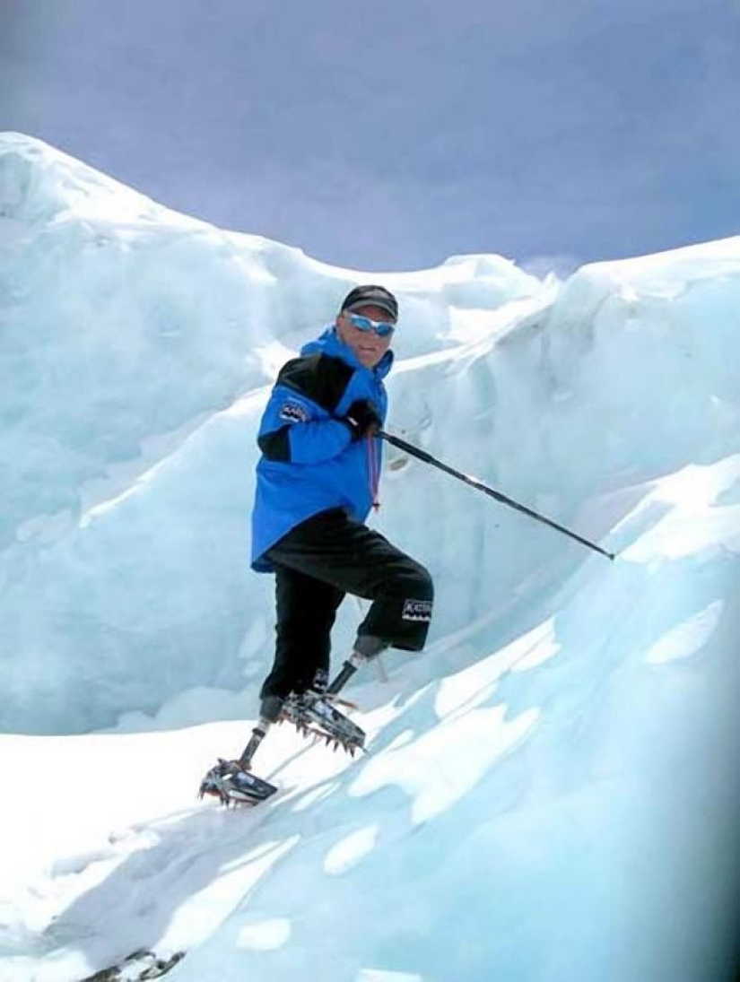 Mark Inglis: primer escalador en alcanzar la cumbre del Everest sin piernas