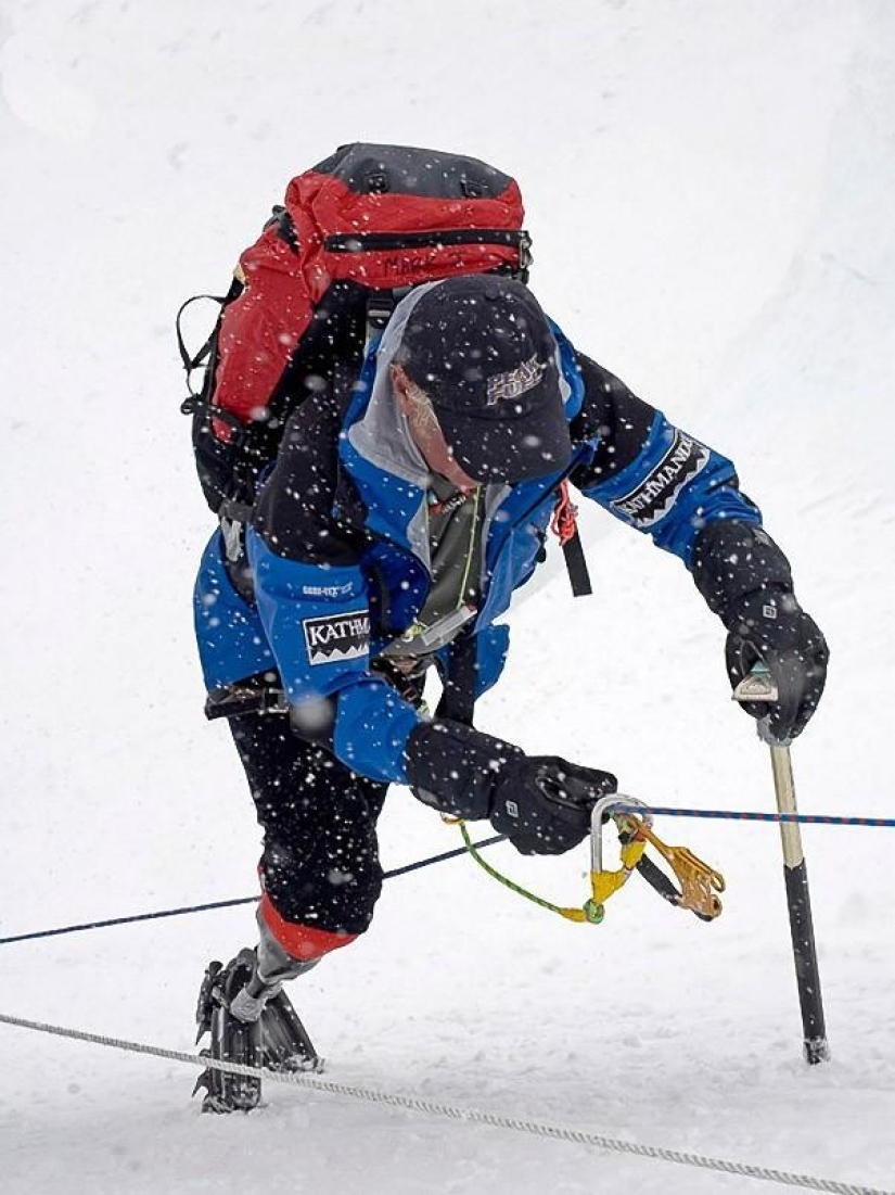 Mark Inglis: primer escalador en alcanzar la cumbre del Everest sin piernas