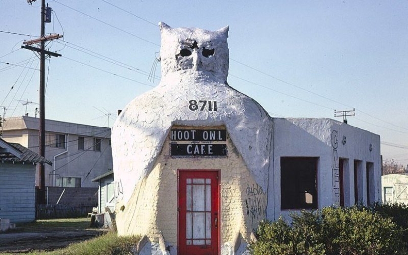 Marketing level 80: the photographer spent 40 years in search of roadside establishments with unique design