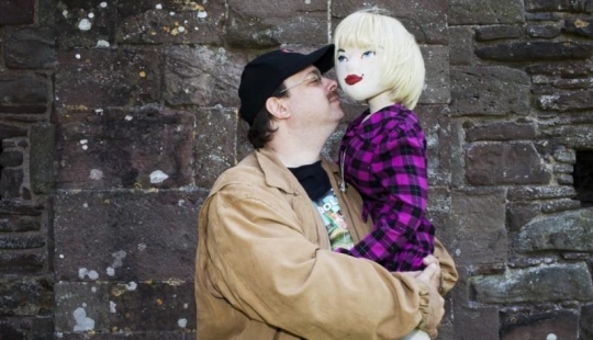 Men and dolls Men and dolls