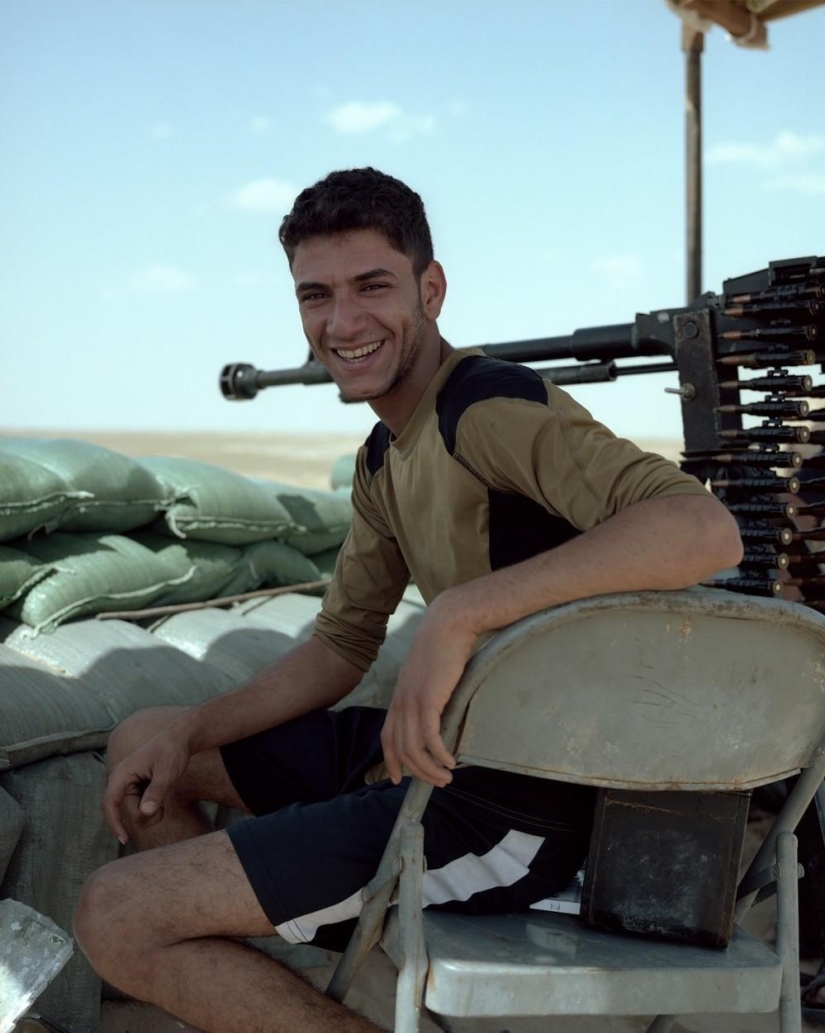 Men who quit their jobs and went to fight against ISIS