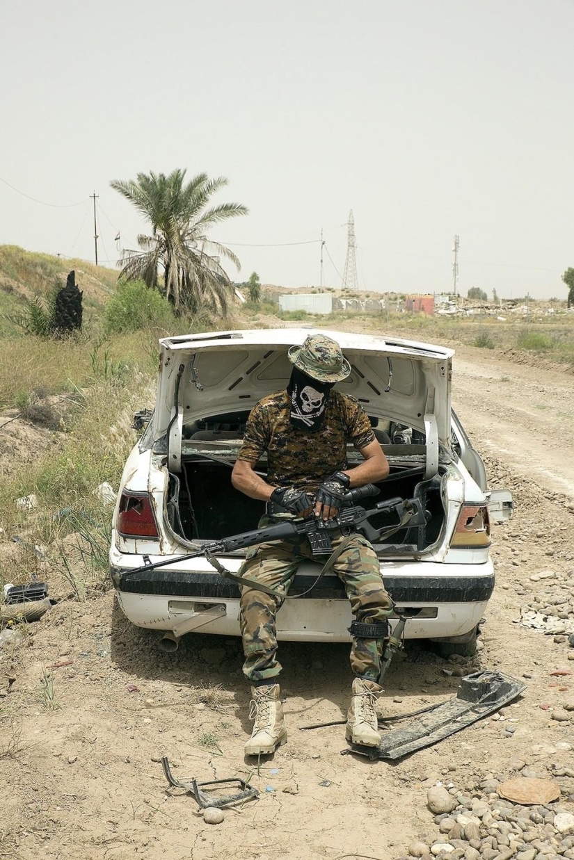 Men who quit their jobs and went to fight against ISIS