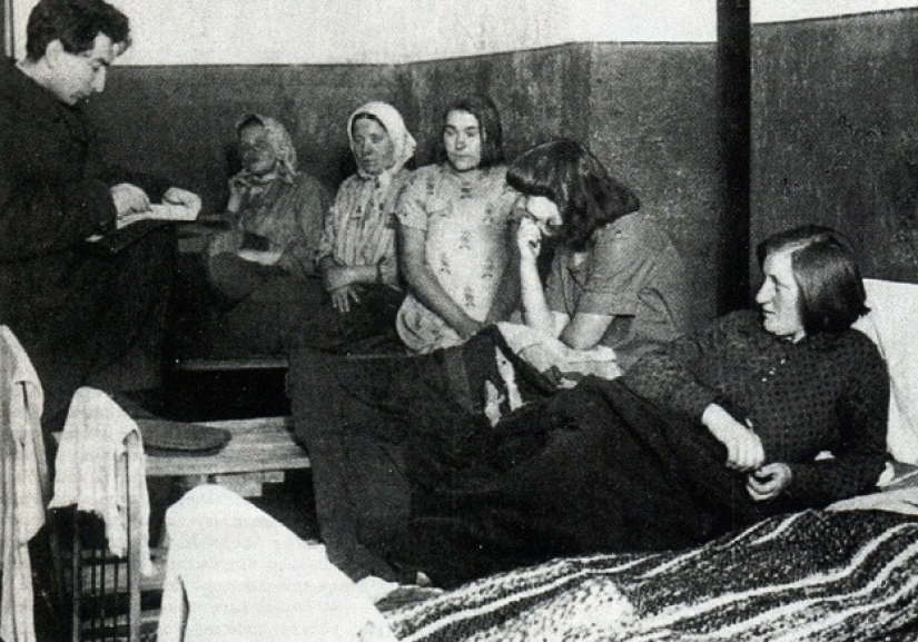 Mercury treatment, drunkenness and luxury: how women lived in brothels in Russia in the 19th century