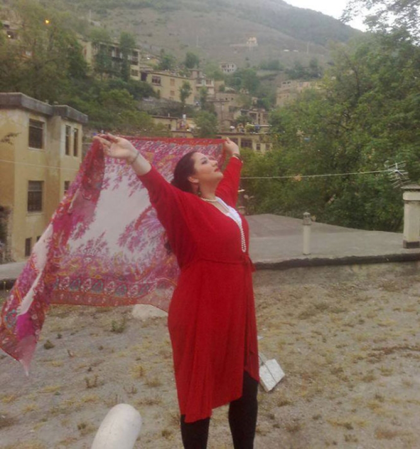 Mi Libertad oculta: mujeres iraníes roban hiyabs