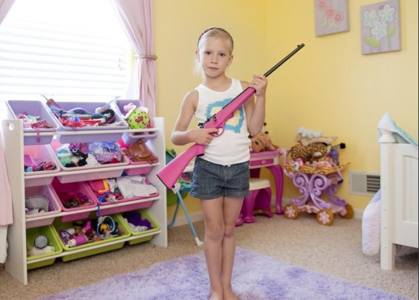 &quot;Mi primer rifle&quot;: niños estadounidenses posan con sus armas
