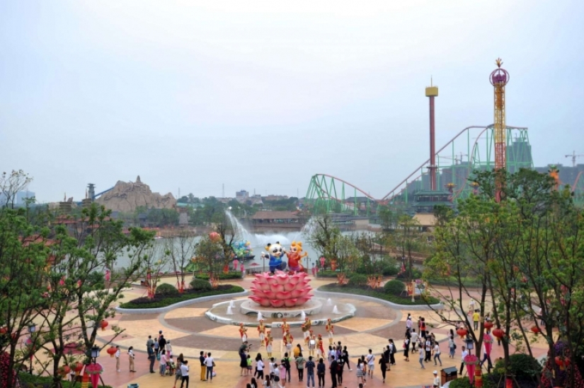 Mickey Mouse ha terminado: cómo los chinos más ricos declararon la guerra a Disney