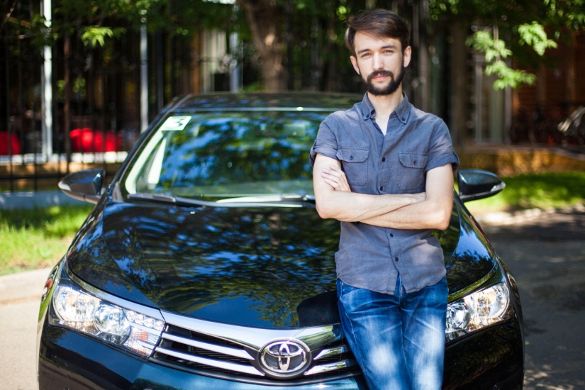 Mikhail Komarov: "Office and car as a startup image"