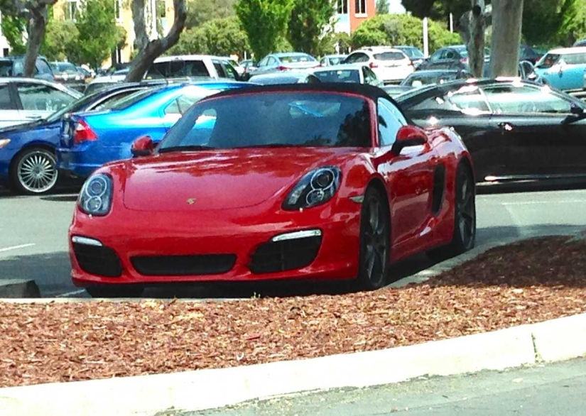 Millionaire&#39;s Parking Lot: Luxurious Cars Parked Outside Facebook&#39;s California Headquarters