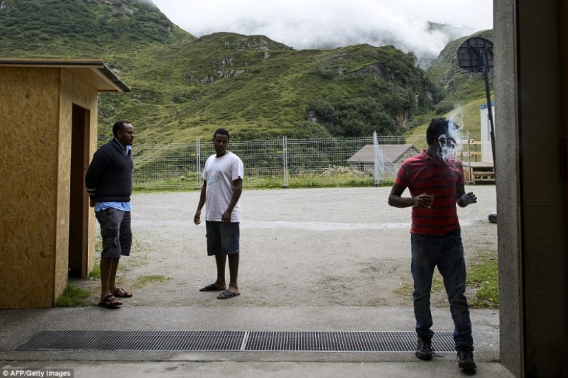 Millonarios suizos acusados de racismo por negarse a aceptar migrantes