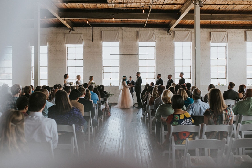 Miracles happen: the paralyzed bride got up and walked to the altar, touching the groom and guests to tears