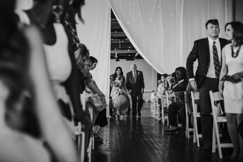 Miracles happen: the paralyzed bride got up and walked to the altar, touching the groom and guests to tears