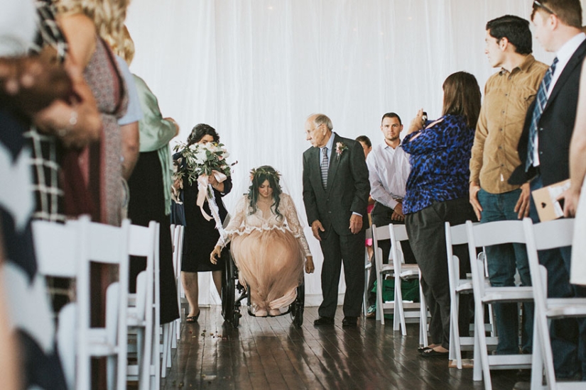 Miracles happen: the paralyzed bride got up and walked to the altar, touching the groom and guests to tears