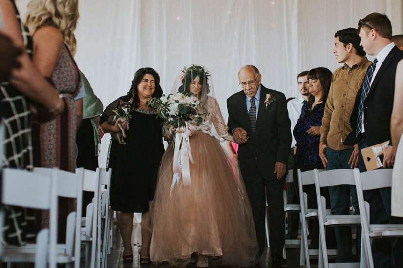 Miracles happen: the paralyzed bride got up and walked to the altar, touching the groom and guests to tears