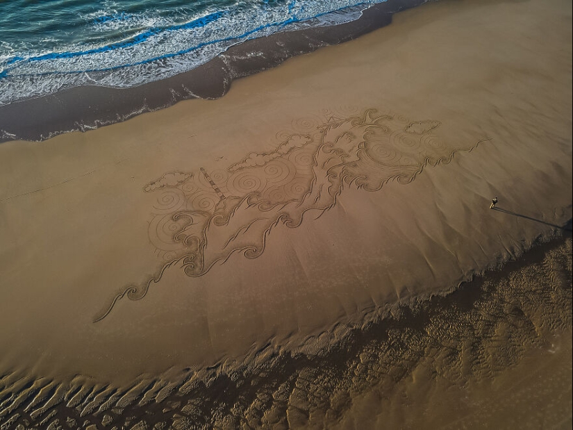 Mis 15 dibujos de arena de playa que miden entre 30 y 100 metros de ancho (Parte 2)