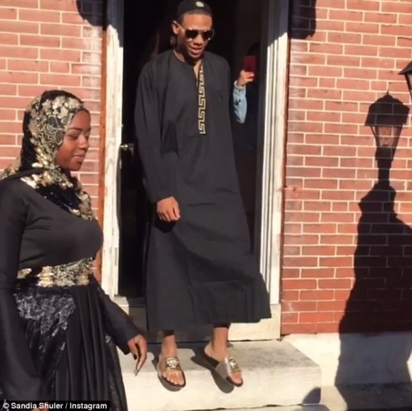 Mom gave her son a prom in the style of Arab sheikhs for 25 thousand dollars