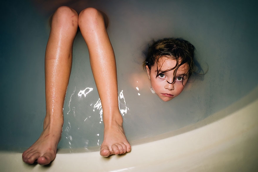 Mom takes pictures of her fearless daughters
