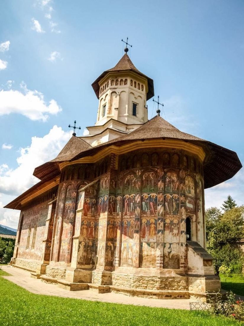 Monasteries in Romania, where amazing frescoes are not inside, but outside
