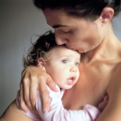 Motherhood through the lens of Elinor Carucci