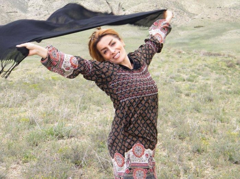 My Hidden Freedom: Iranian women rip off hijabs