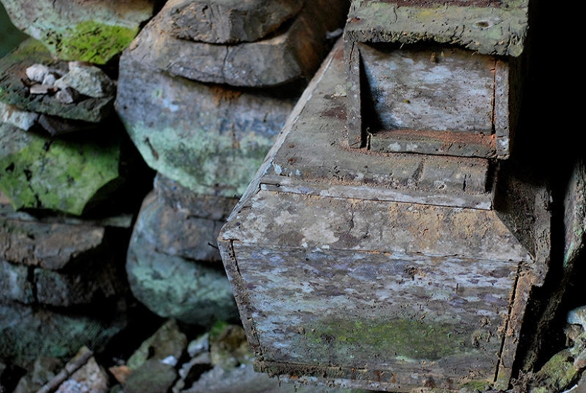 Mysterious hanging coffins of Sagada