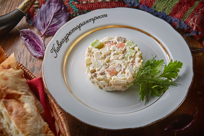 New flavors of old salad: 8 interesting recipes Christmas Olivier