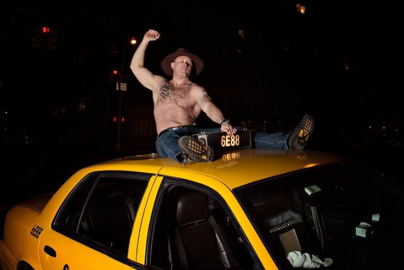 New York taxi drivers pose for anti-glamor calendar