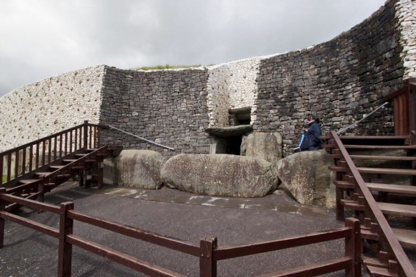 Newgrange is a megalithic complex, more impressive than Stonehenge