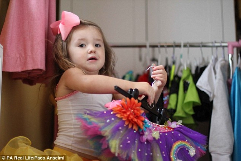 "No hay pervertidos mirándola allí": mamá dice que su hija de 3 años está obsesionada con los concursos de belleza