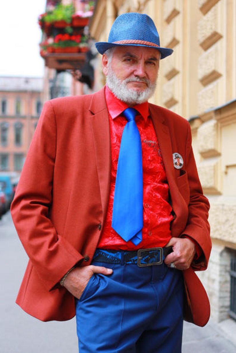 No matter what: stylish Russian pensioners