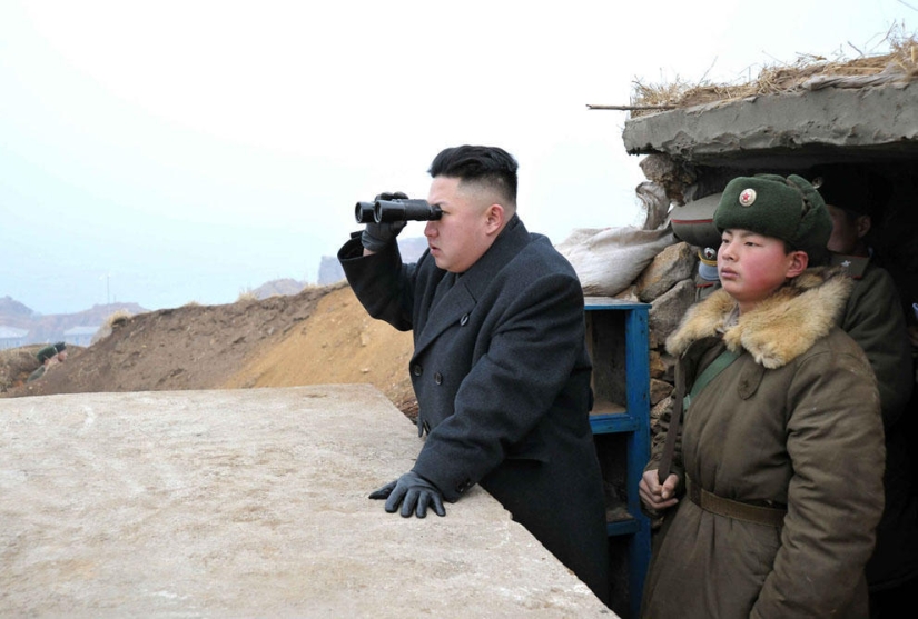 North Korea put missiles on alert and aims at the US