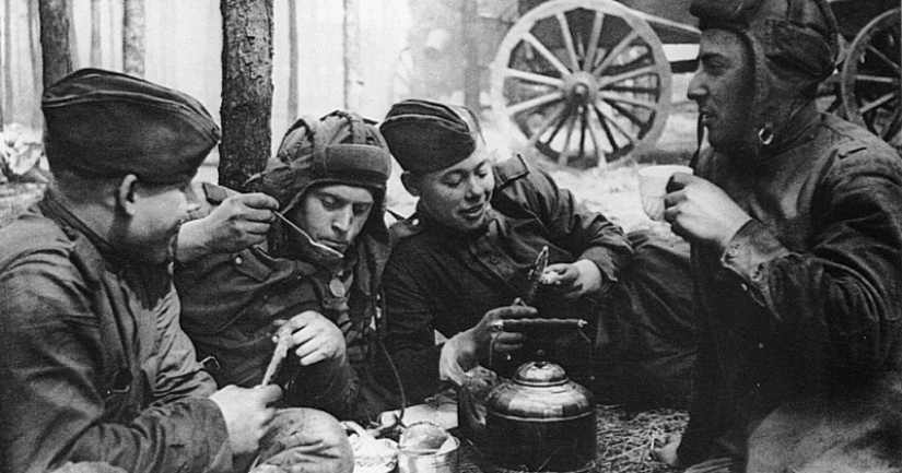 Not by bread alone: tobacco, alcohol and sweets in the Red Army