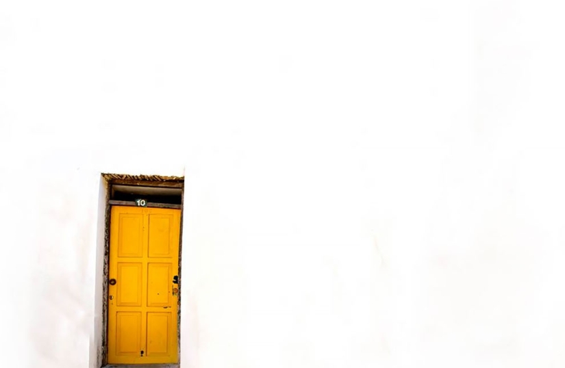 Noticing the main thing in detail: 27 minimalistic photos of Cypriot Helena Georgiou