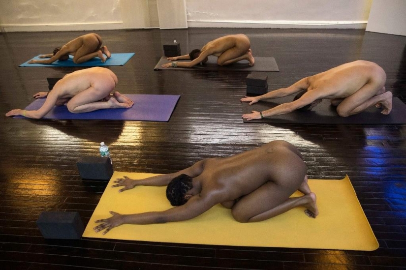 Nude yoga in New York