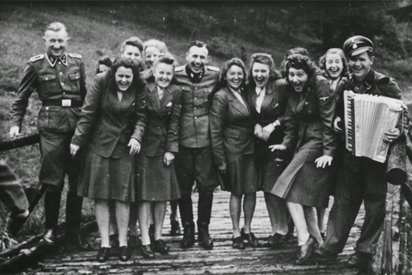 Oficial de inteligencia soviético se ríe antes de ser disparado — y otras fotos increíbles de la Segunda Guerra Mundial