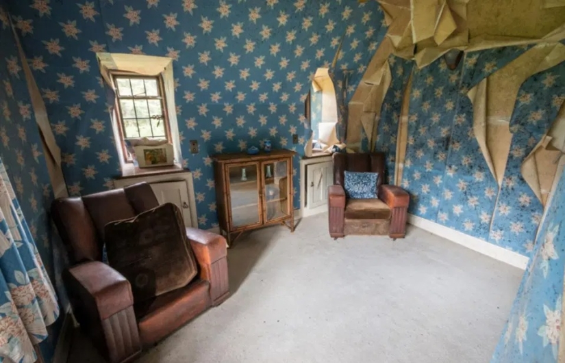 Once a luxury, now abandoned house stars