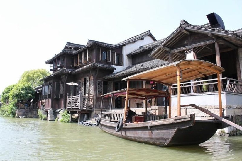 One day in the &quot;Chinese Venice&quot;