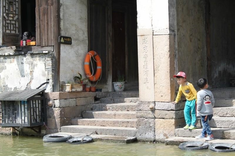 One day in the &quot;Chinese Venice&quot;