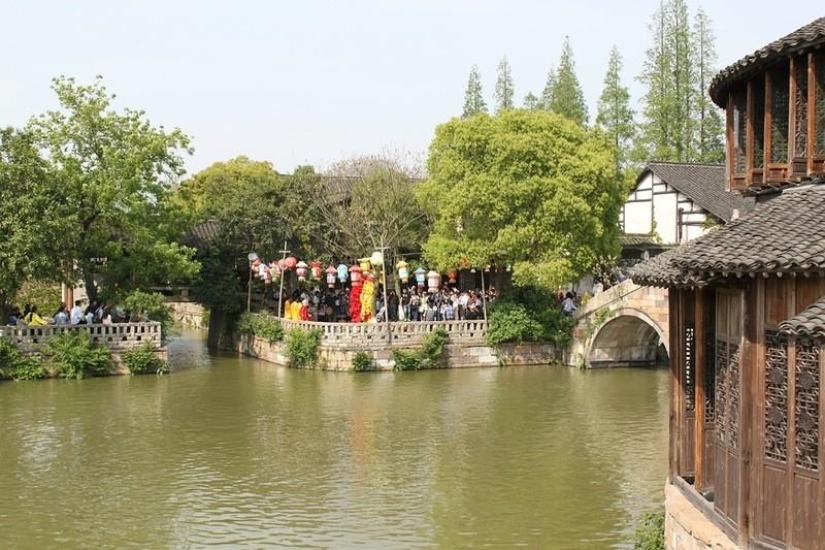 One day in the &quot;Chinese Venice&quot;