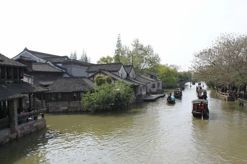 One day in the &quot;Chinese Venice&quot;