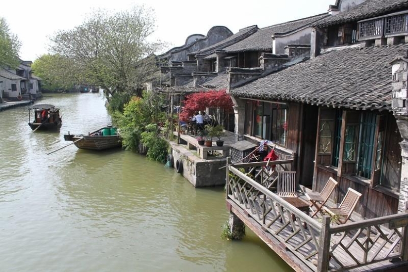 One day in the &quot;Chinese Venice&quot;