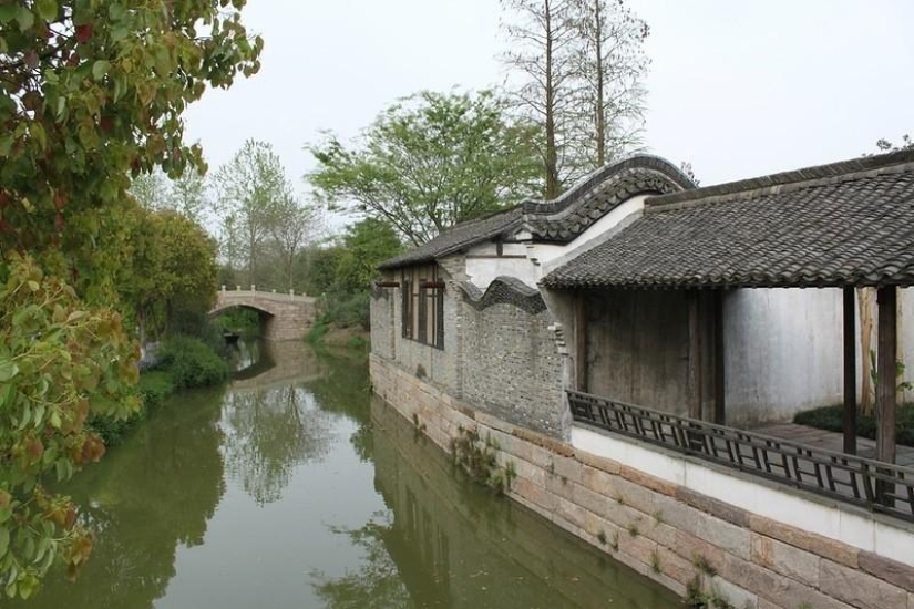 One day in the &quot;Chinese Venice&quot;