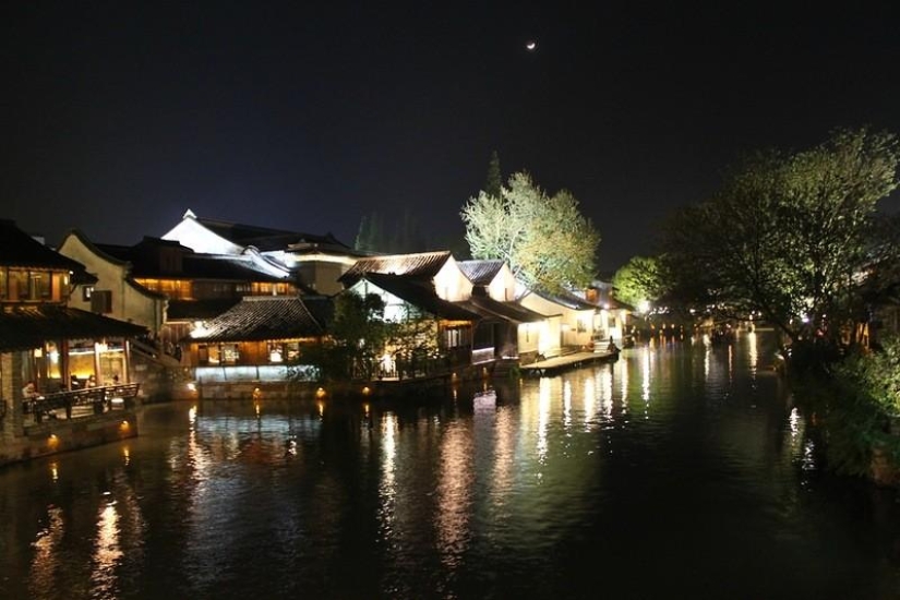 One day in the &quot;Chinese Venice&quot;