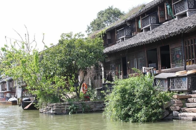 One day in the &quot;Chinese Venice&quot;