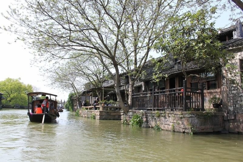 One day in the &quot;Chinese Venice&quot;