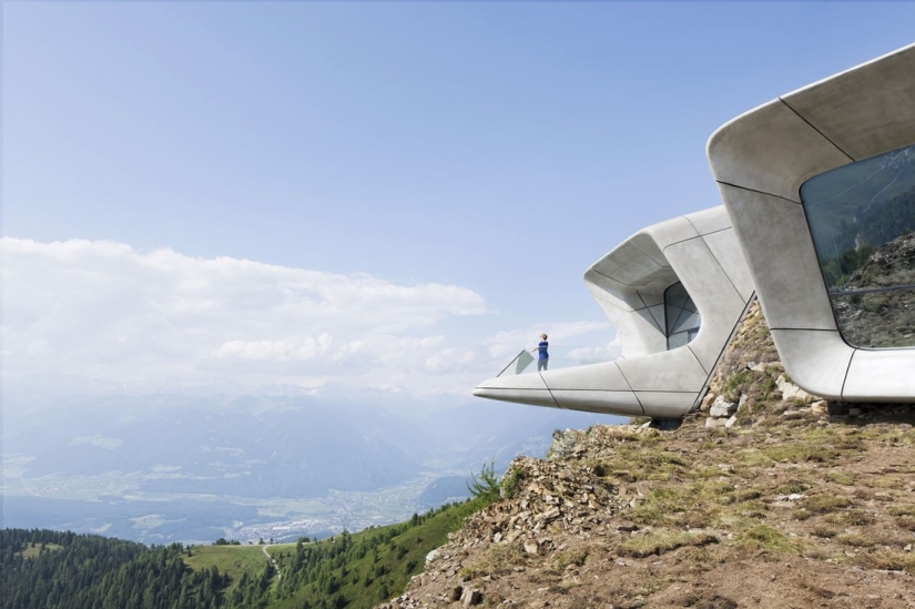 Only mountains can be better than mountains: a museum overlooking the famous Alpine peaks